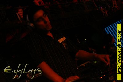 Universitario 227.jpg