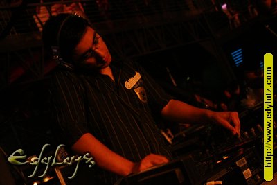 Universitario 228.jpg